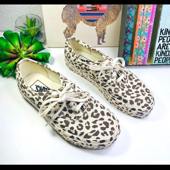 Vans Shoes - ❄️NWOB Vans leopard print sneakers
